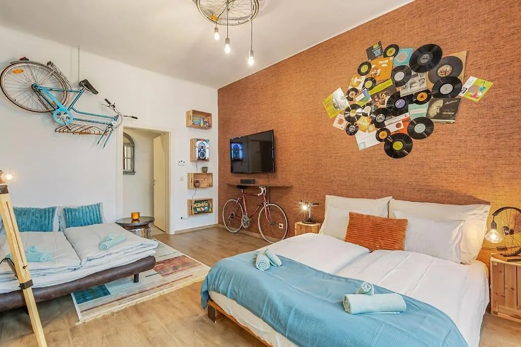 Einzigartiges Upcycling Dream Apt. Vienna 0*,  Austria